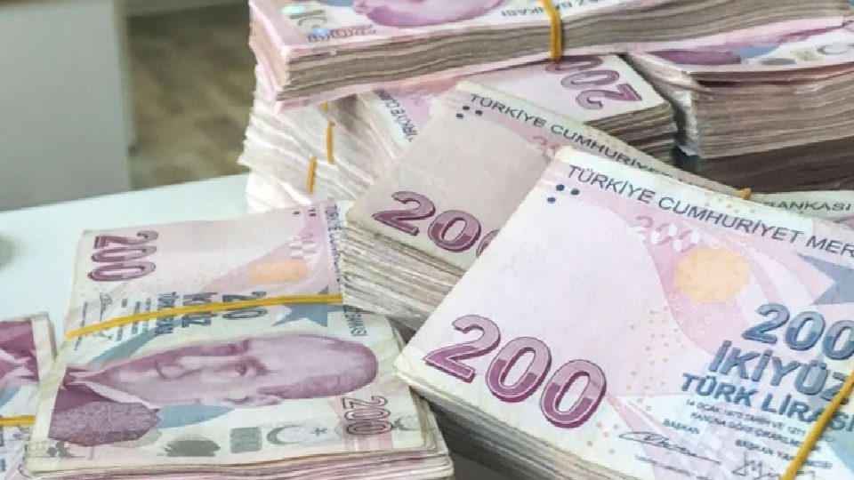 Hazine nakit gerçekleşmeleri 395,7 milyar TL açık verdi