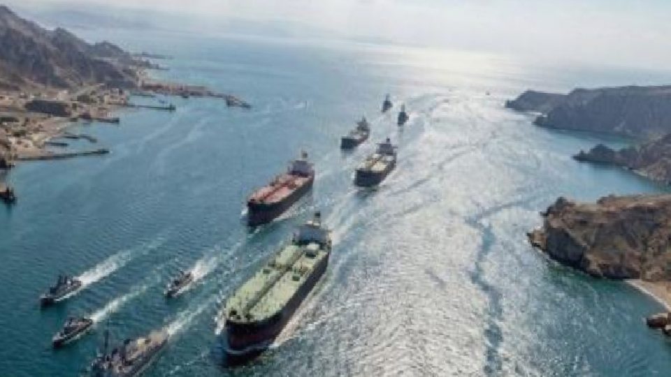 İran’dan Hürmüz’den geçen tankerlere el koyma tehdidi