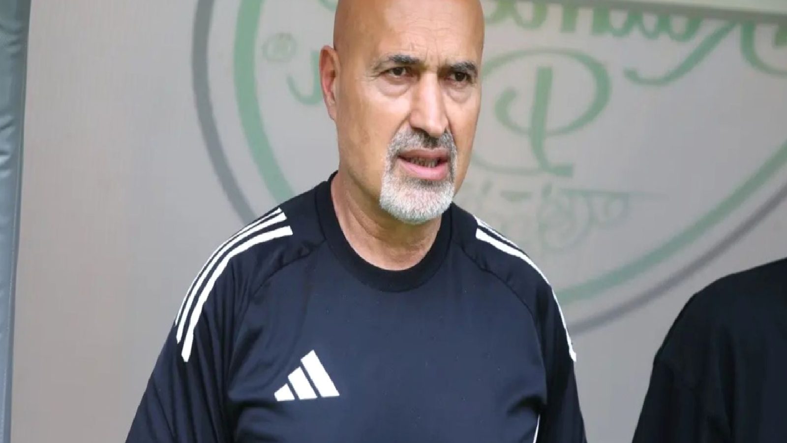 Levent Açıkgöz: “Galibiyet alamadık ama 1 puan da kaybetmekten iyidir”