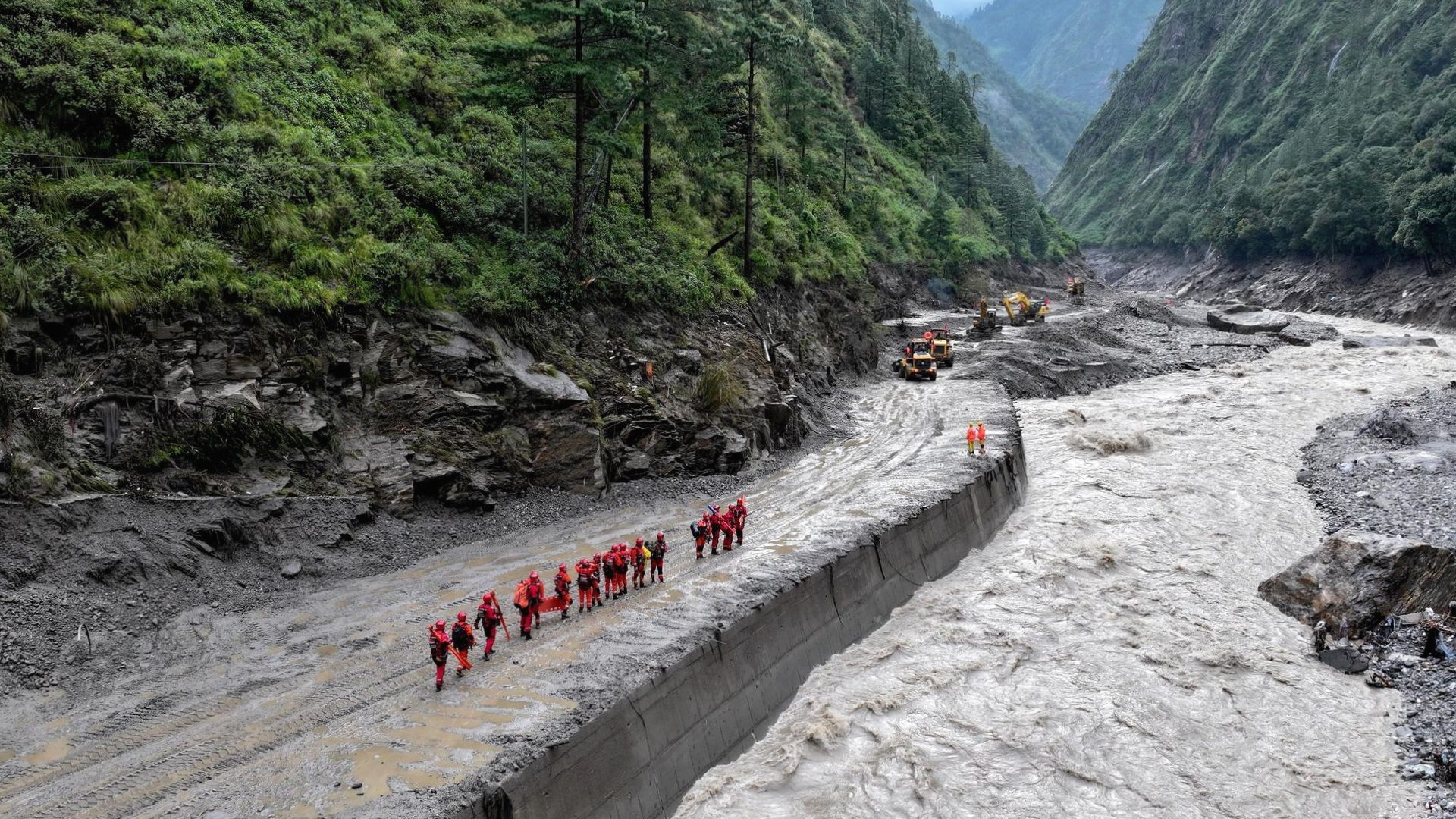 Nepal’deki selde hayatını kaybedenlerin sayısı 734’e yükseldi