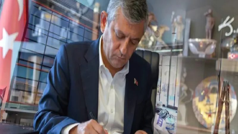 Özel’den Yeni Parti lideri olarak ilk kanun teklifi: “Siyasi etik” vurgusu yaptı, aykırı davranışların kamuoyuna açıklanarak “ifşa edilmesi” önerisinde bulundu