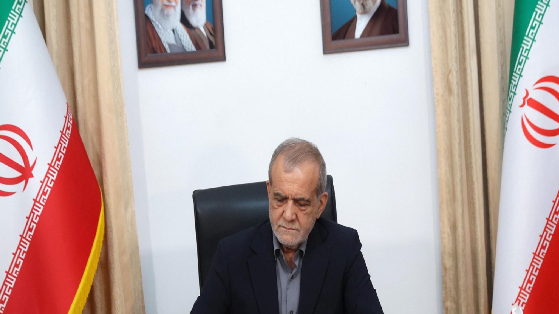 Pezeşkiyan: Filistinli liderlerin müzakere kararlarının arkasındayız