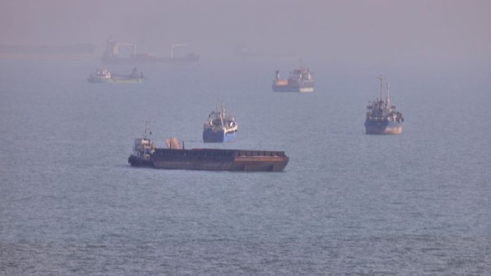 UKMTO: Hürmüz Boğazı’ndan geçen bir tanker vuruldu