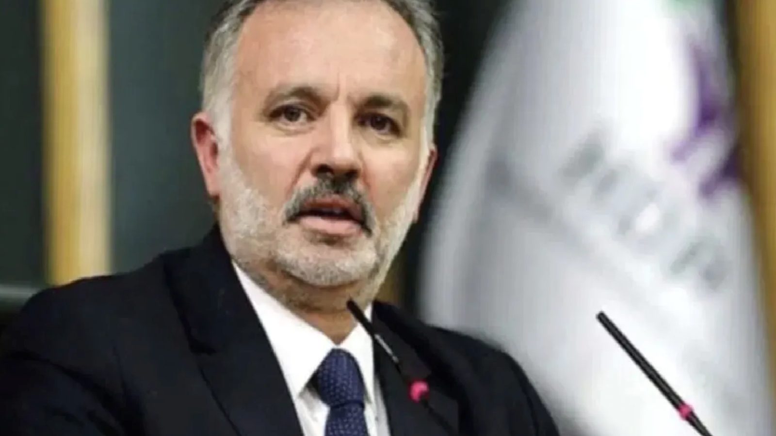 Eski HDP Sözcüsü Ayhan Bilgen: Öcalan’ın durumu ve geri dönüş takvimi netleşmeden yerlerini sağlama almak için DEM Parti kongresini öne çektiler