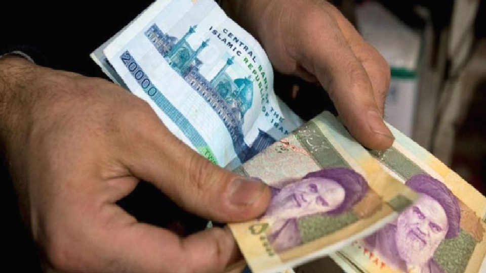 İran’da dolar tarihinin en yüksek seviyesine çıktı