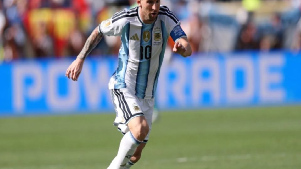Messi İspanya’da ikinci futbol takımını satın alıyor