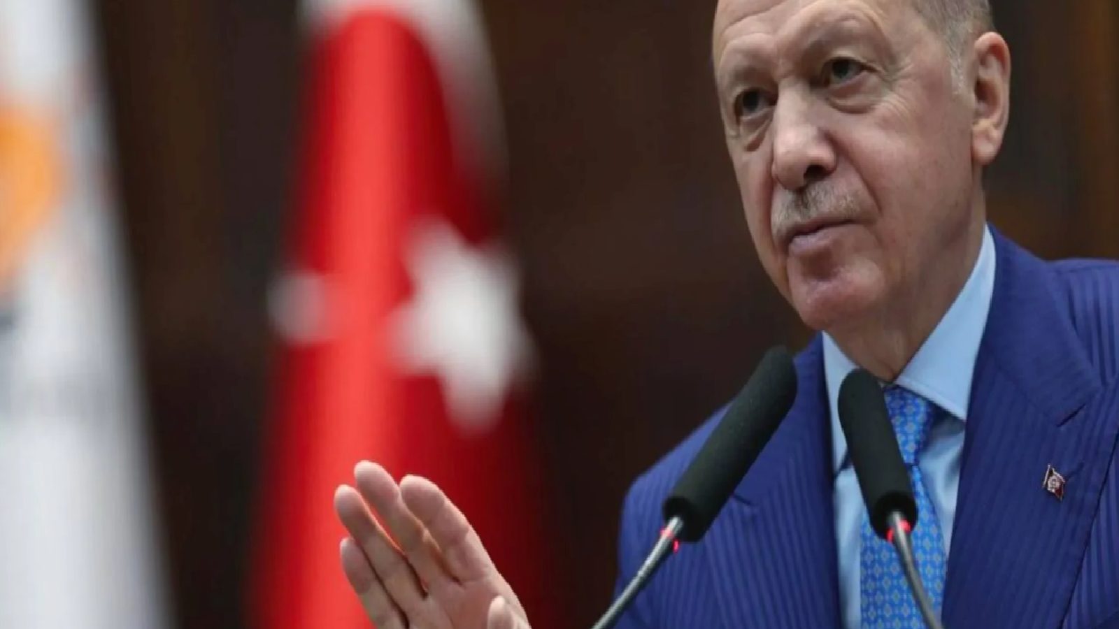 Nefes yazarı Zeyrek: AKP’liler kaygılı; ‘bürokratik elitlerin’ sadece muhalefetle değil AKP’lilerle de uğraştığını düşünüyorlar