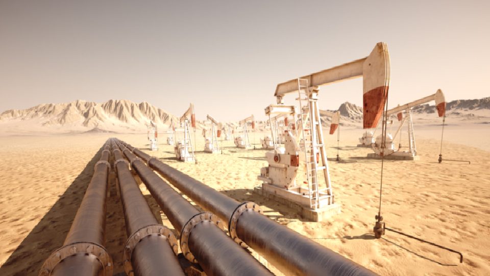 Petrol arz kesintisi endişeleriyle yükseldi
