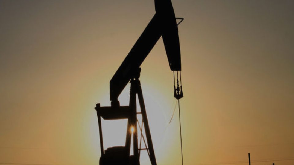 Petrol, Hürmüz Boğazı’nda arz endişeleriyle yükselişini sürdürdü