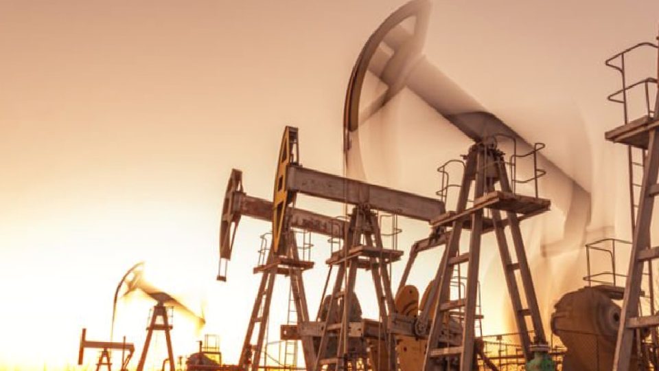 Petrol, Orta Doğu gerilimiyle 100 dolara yaklaşıyor
