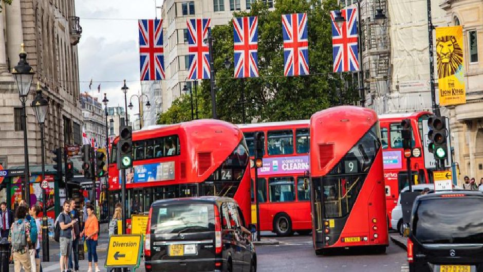 Robotaksi: Londra’da otonom taksi dönemi başladı