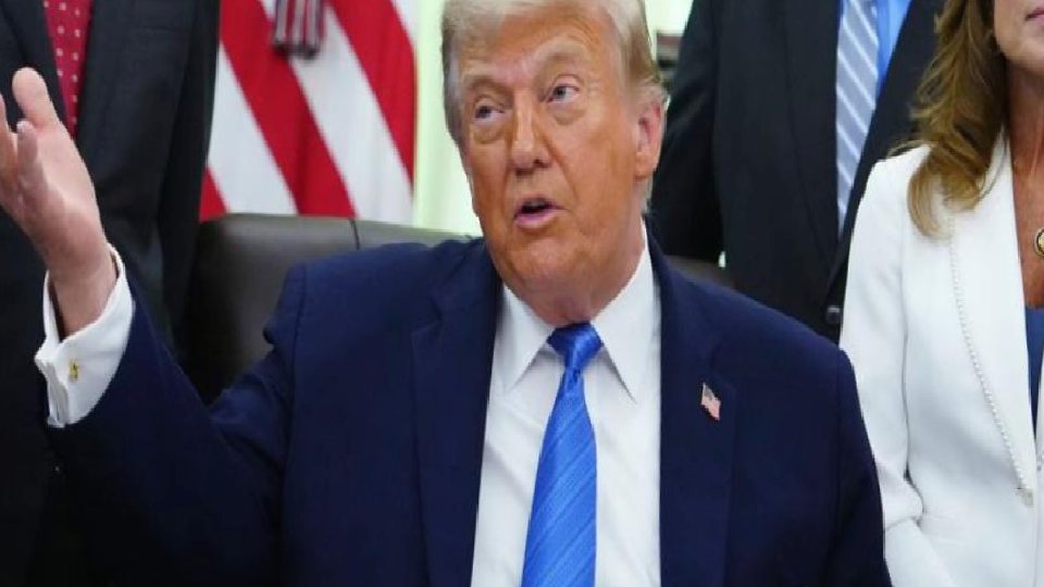 Trump, Hürmüz Boğazı’nı “Trump Boğazı” olarak niteleyen görsel paylaştı