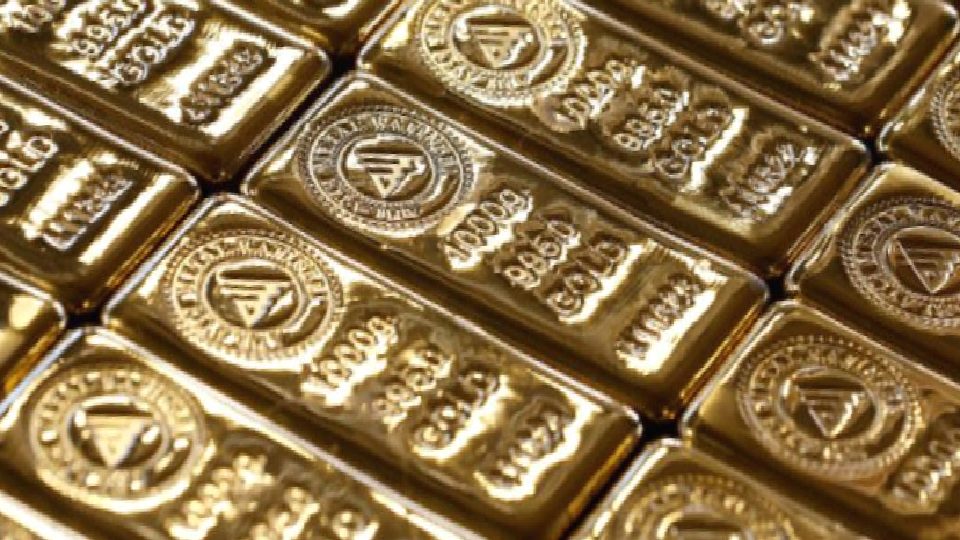 Altın, Fed’in Ekim ayında faiz artıracağı beklentisinin zayıflamasıyla yükseldi
