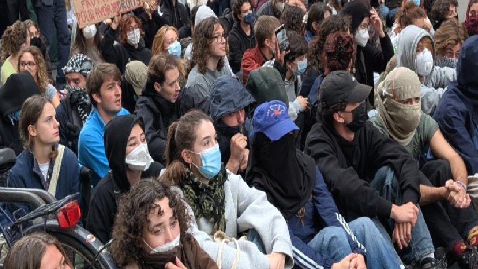 Fransa’da gençlerin yüzde 80’i gelecekten endişeli