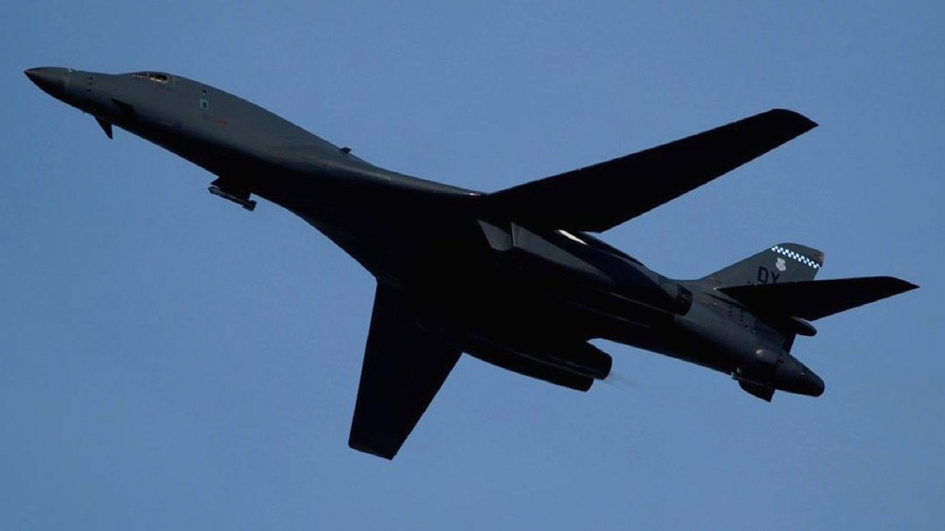 İngiltere’deki Fairford Üssü’nde şok gelişme: ABD tüm B-1 bombardıman uçaklarını çekti