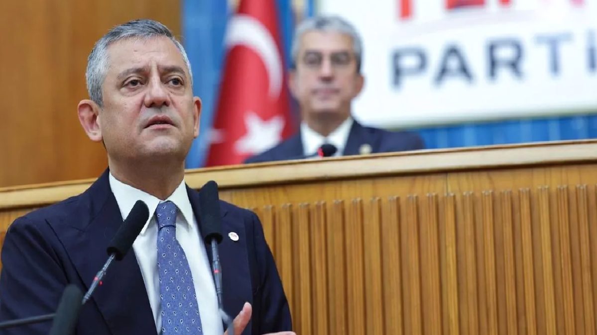 Özgür Özel: Cemil Tugay bizim için hain, onlar için kukla; o korkağı aldılar ama İzmir’i alamazlar!