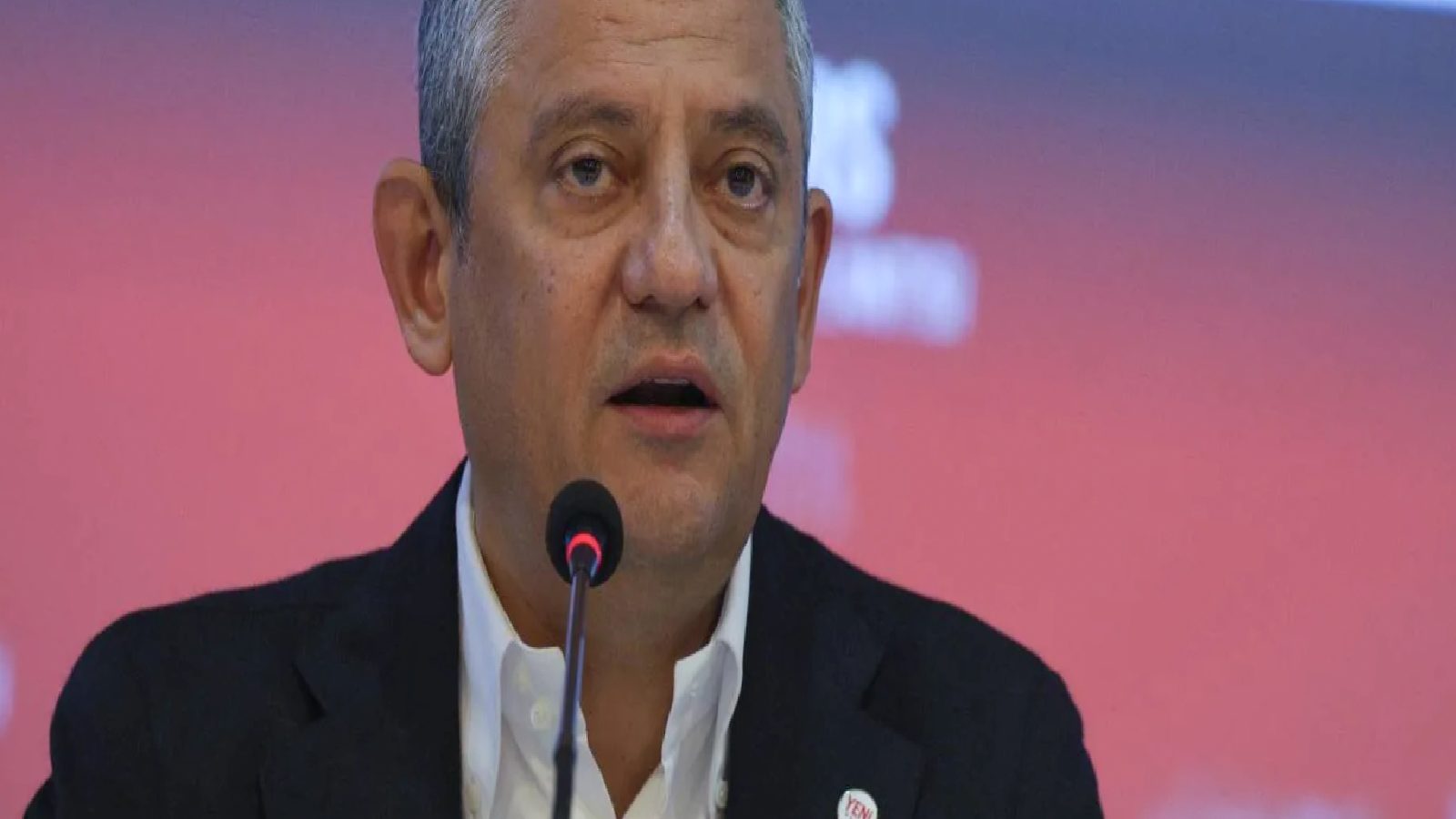 Özgür Özel’den Bahçeli’nin “yürütmede Erdoğan, yasamada MHP’ sözlerine ilişkin değerlendirme