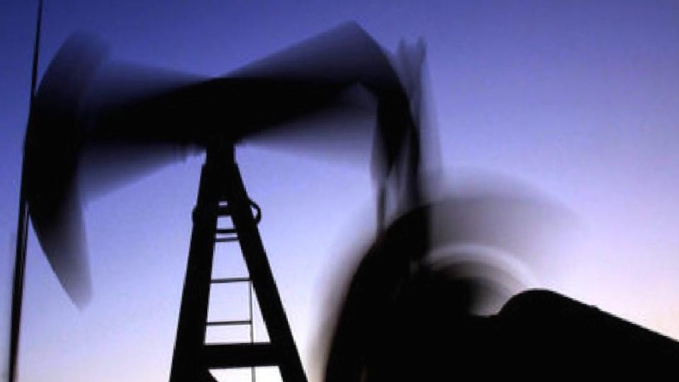 Petrol, artan Orta Doğu arzı ve G7 rezervleriyle geriledi