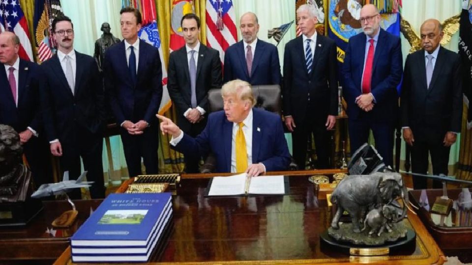 Trump’tan iki danışmanına çıkar çatışması uyarısı
